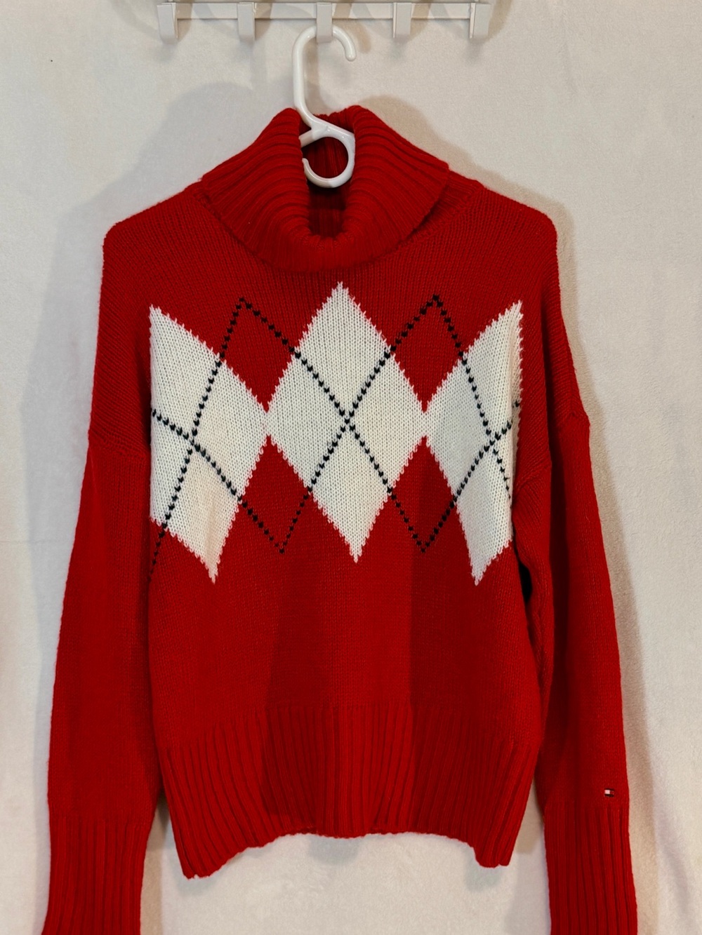Tommy Hilfiger Red Argyle Turtleneck Pullover with White Diamonds